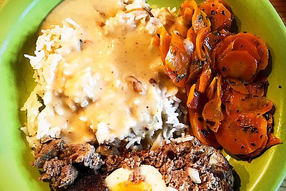 Falscher Hase mit glacierten Möhren und Spätzle