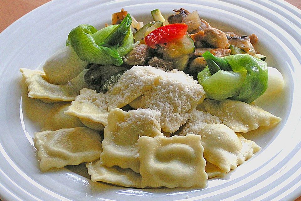 Roswithas Ravioli mit Gorgonzola - Walnuss Füllung