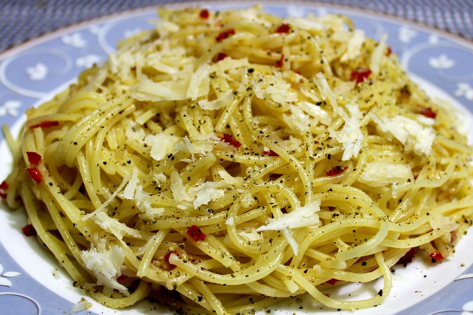 Knoblauch - Peperoni - Spaghetti