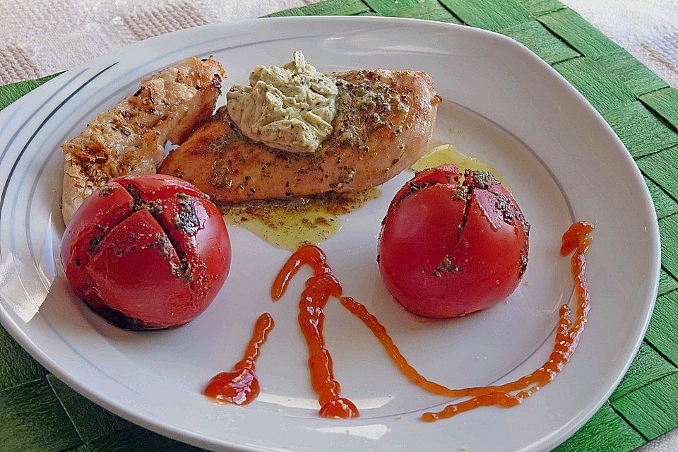 Gegrillte Hähnchenbrust mit pikanter Salsa