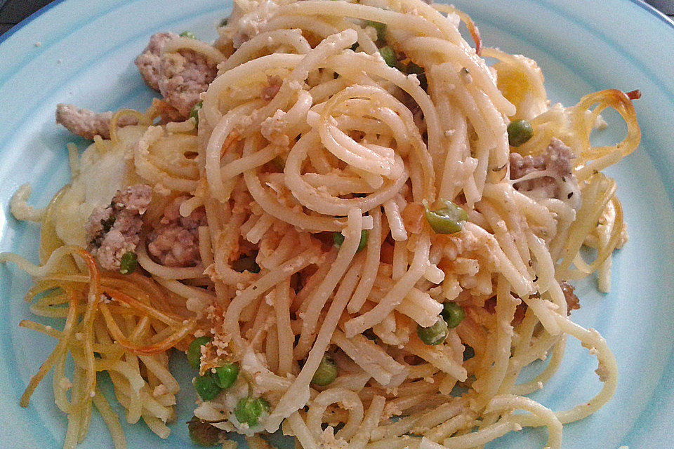 Spaghettiauflauf mit Hackfleisch und Erbsen