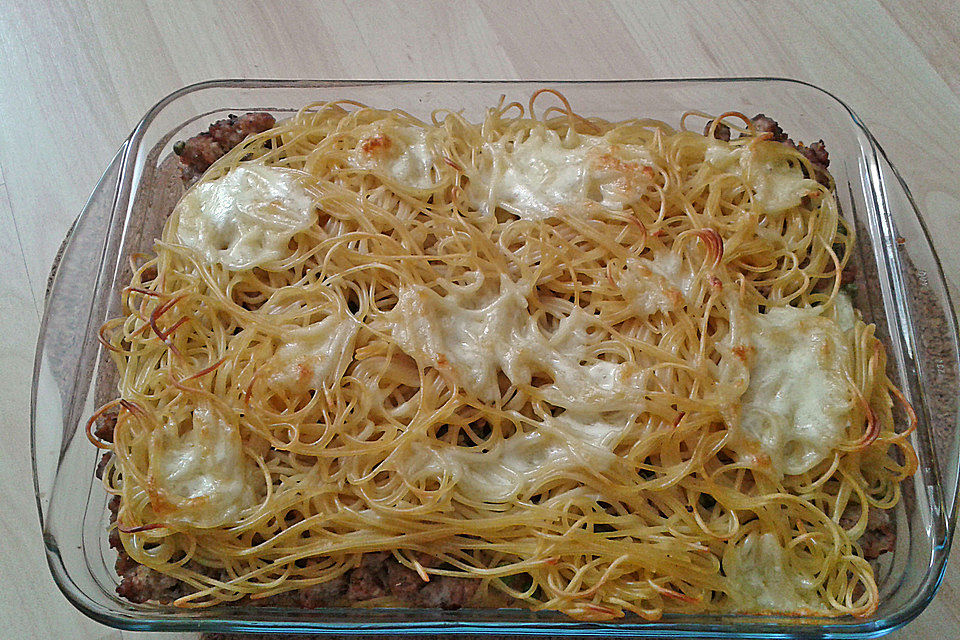 Spaghettiauflauf mit Hackfleisch und Erbsen