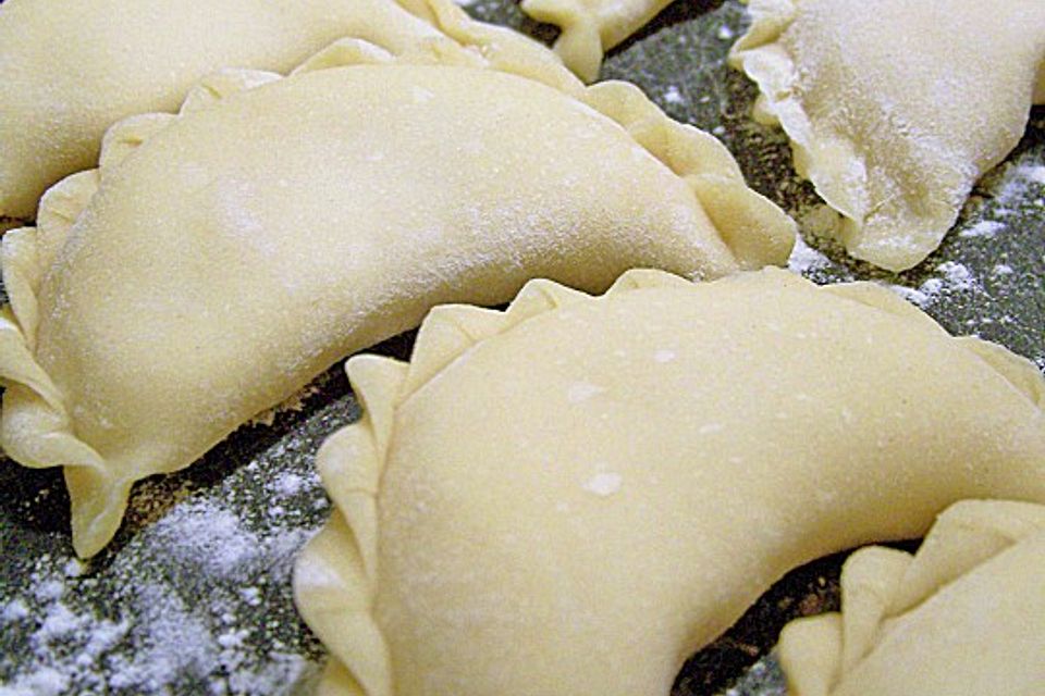 Russische Maultaschen mit Sauerkrautfüllung Russische Maultaschen mit Sauerkrautfüllung