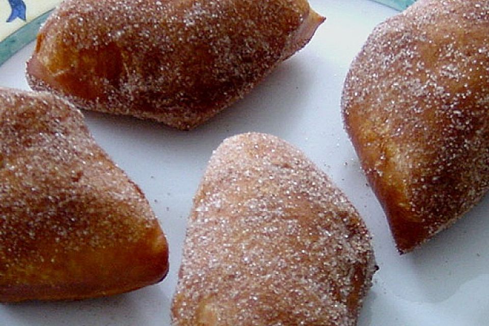Fastnachsküchlein aus Hefeteig