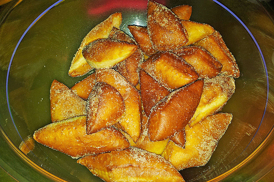 Fastnachsküchlein aus Hefeteig Fastnachsküchlein aus Hefeteig