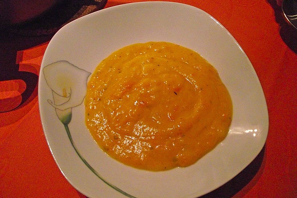 Pikant - scharfe Möhrensuppe