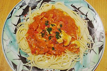 Spaghetti Mit Feiner Tomaten Schinken Sahne Sosse Von Zwergenmuomi Chefkoch