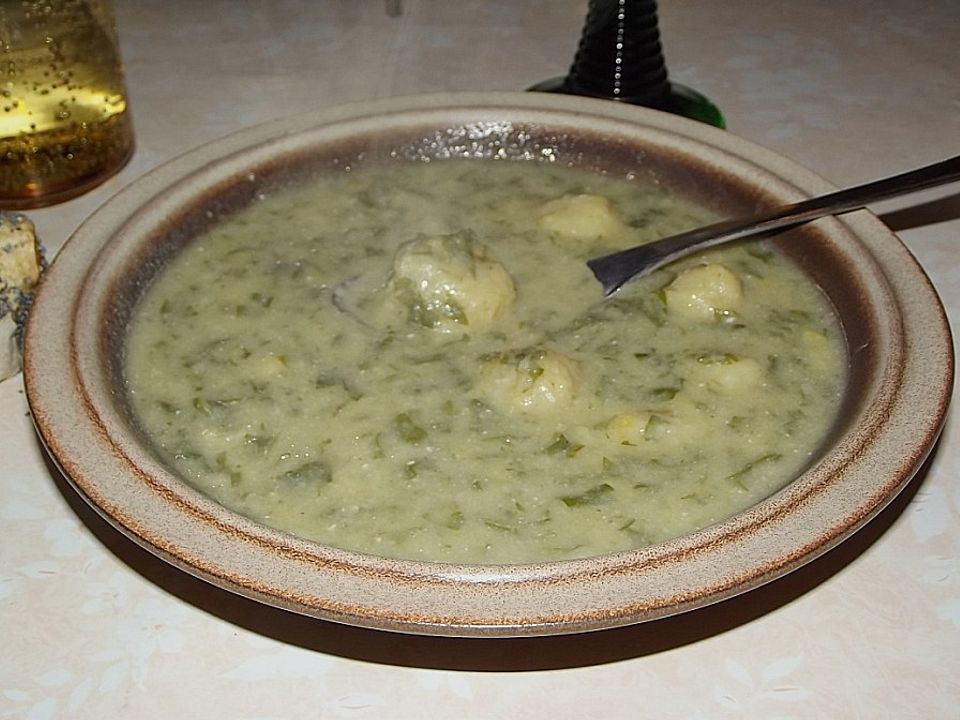 Mangoldsuppe mit Käseklößchen von heimwerkerkönig| Chefkoch