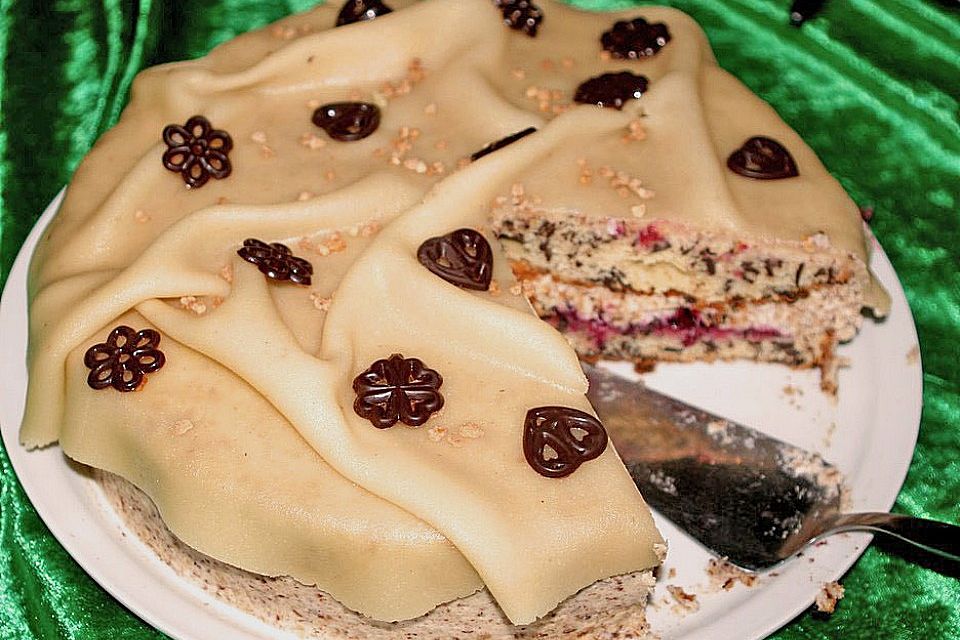 Haselnuss - Krokant - Torte