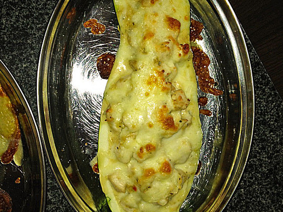 Gefüllte Zucchini mit Hähnchenbrust von cbecki| Chefkoch