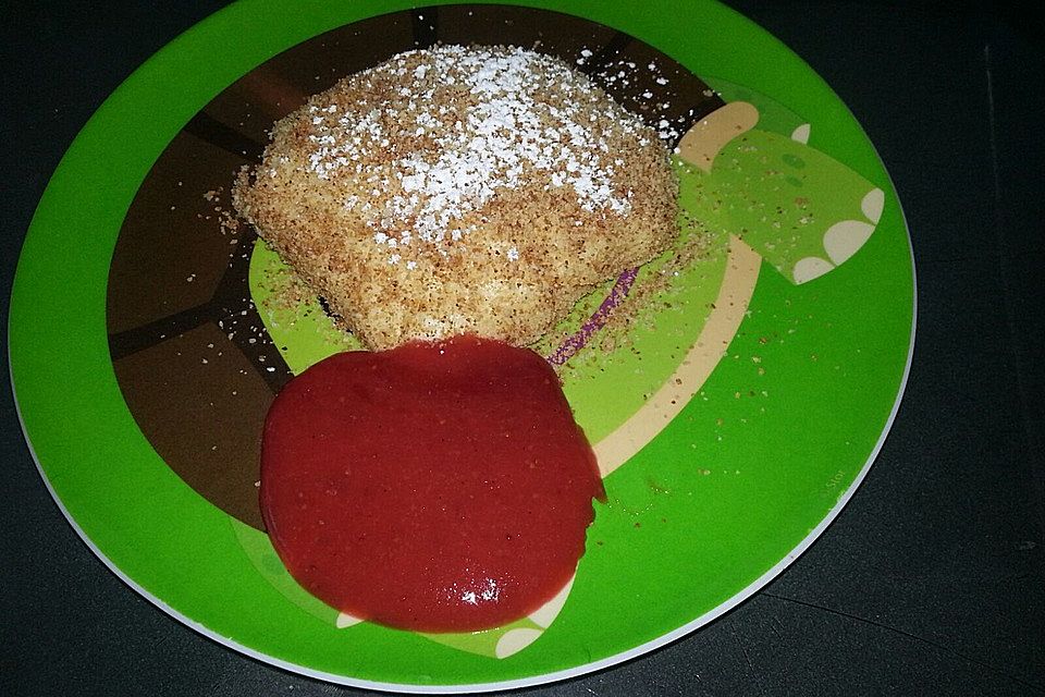 Topfenknödel auf Erdbeerfruchtspiegel