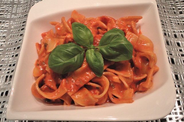 Dieters Linguine mit würziger Camembert - Tomaten - Sauce von pro-vit ...