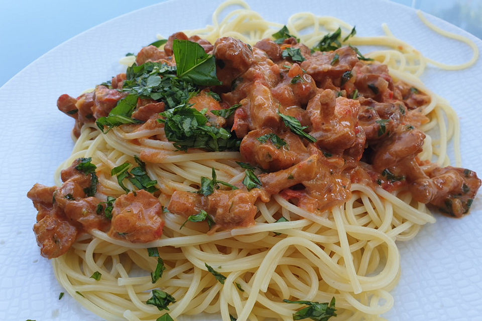 Tortiglioni in italienischer Pfifferling-Sahne-Sauce