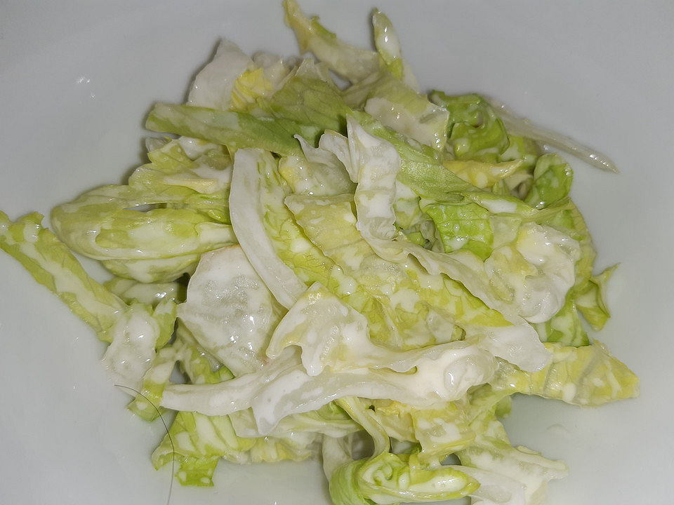 Eisbergsalat mit Knoblauch - Sahne - Dressing von Tickerix | Chefkoch