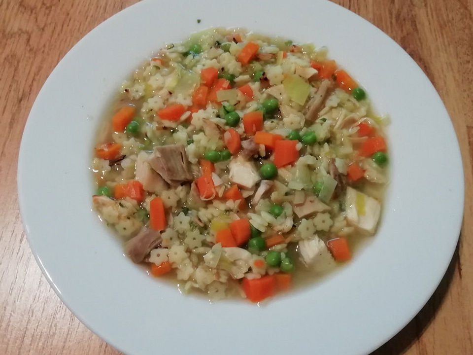 Gemüsesuppe mit Nudeln und Putenfleisch von Wupper| Chefkoch