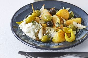 Kartoffelpfanne griechischer Art mit Käsecreme