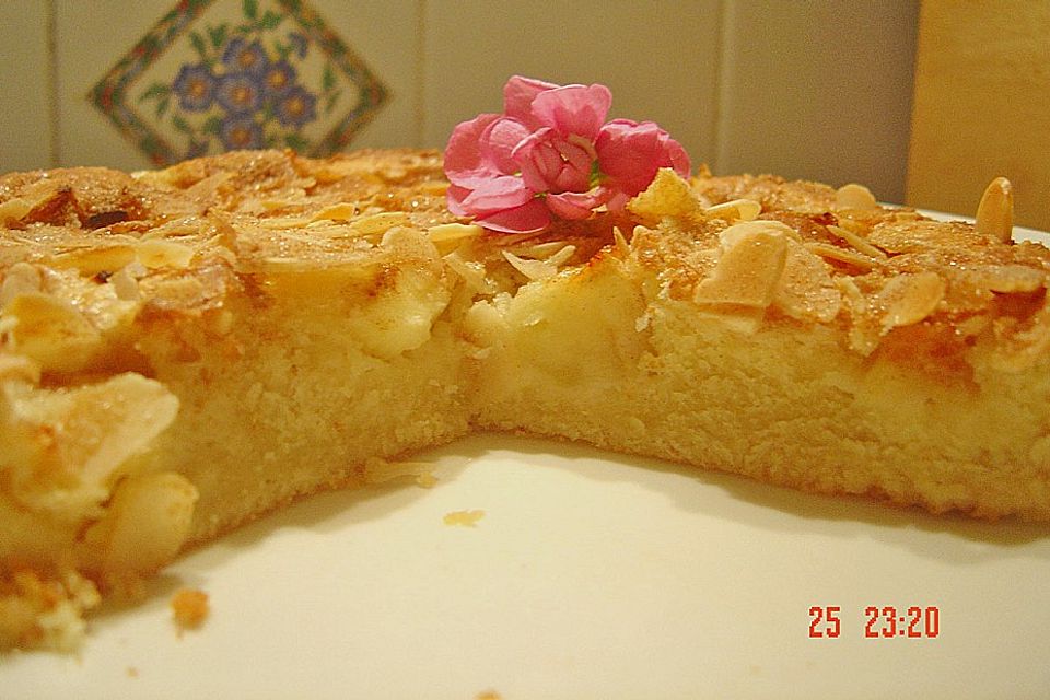 Apfelkuchen mit Mandelkruste