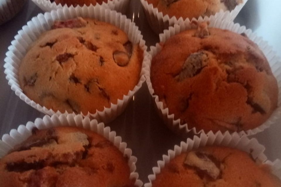 Kirschmuffins mit Schokostreuseln