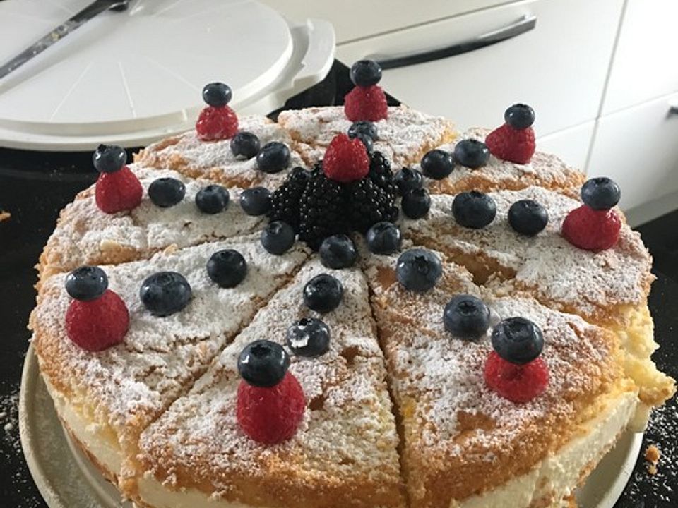 Ulis weltbeste cremigste Käsesahne - Torte von herzkerschd | Chefkoch