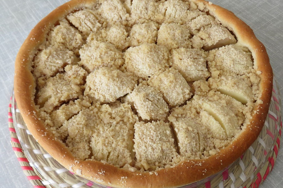 Apfelkuchen mit Marzipan - Kokosstreuseln Apfelkuchen mit Marzipan - Kokosstreuseln