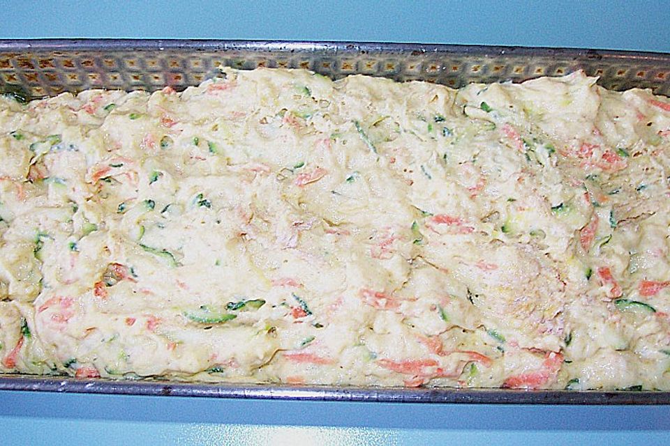 Möhren - Zucchini - Brot mit Parmesankäse