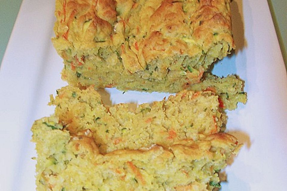 Möhren - Zucchini - Brot mit Parmesankäse