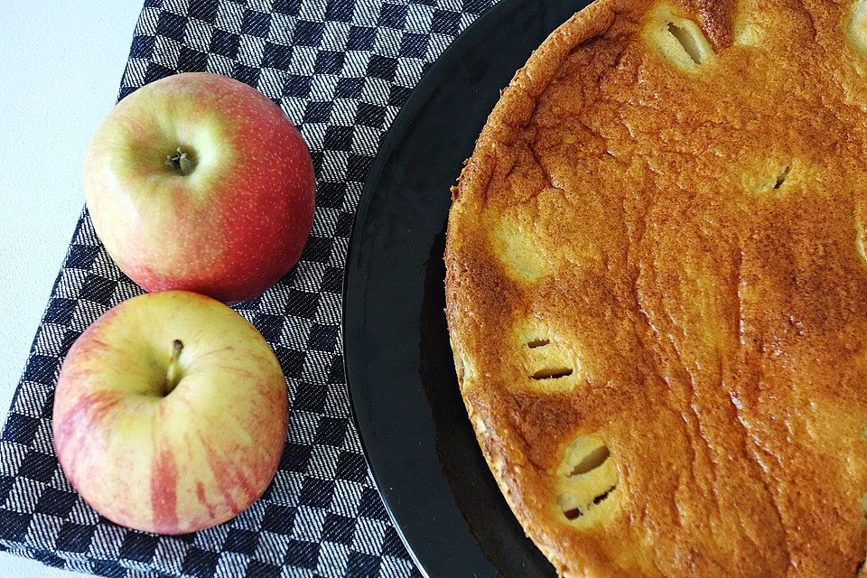 Apfelkuchen mit Vanille - Soufflé - Guss