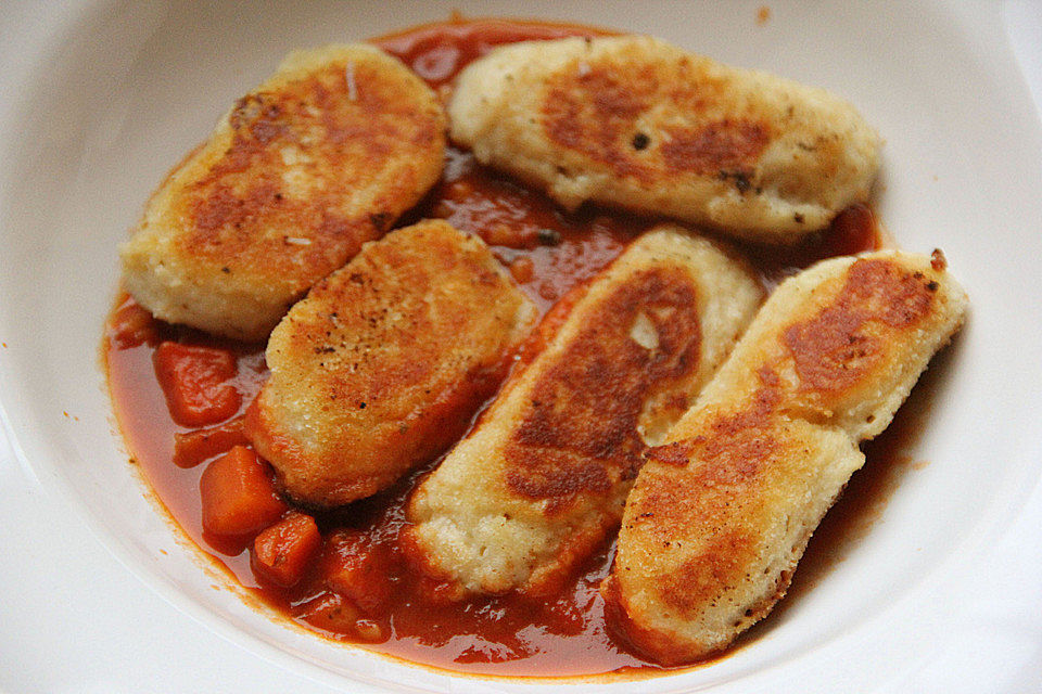 Spanische Ziegenkäse - Kroketten mit Tomatensalsa