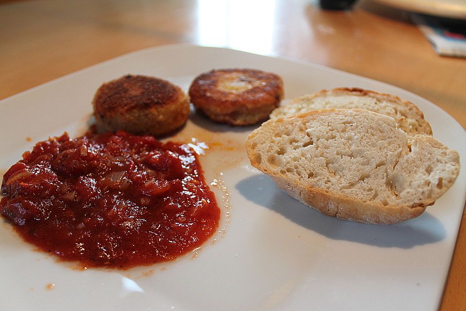 Spanische Ziegenkäse - Kroketten mit Tomatensalsa