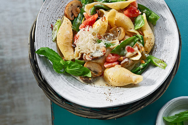 Frühlings-Pasta mit Champignons und Zuckerschoten von vera5585| Chefkoch