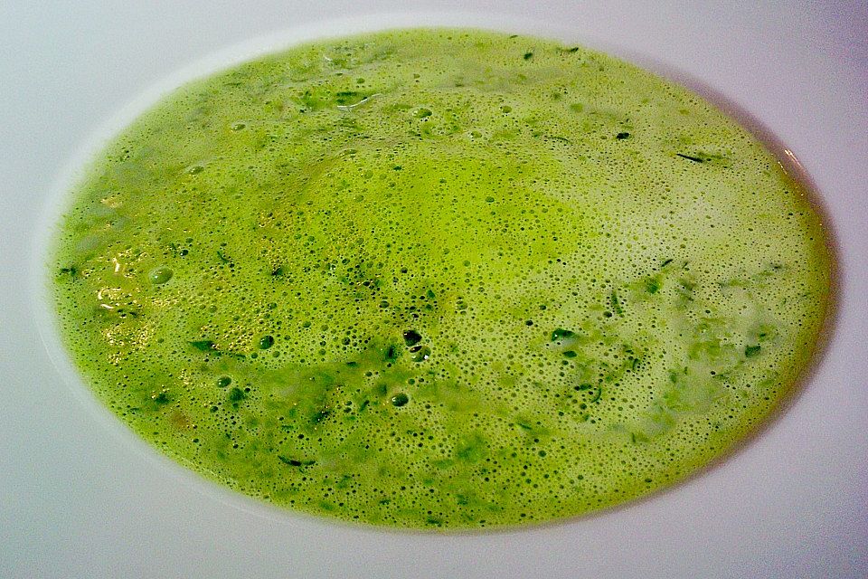 Schnelle Erbsen - Kräutersuppe