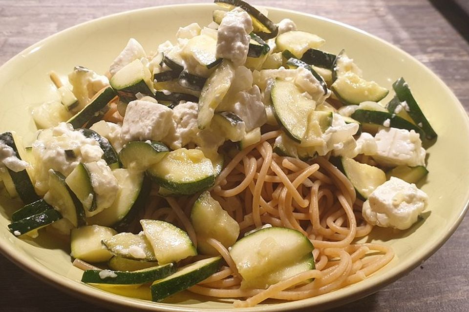 Zucchini - Schafskäse - Spaghetti