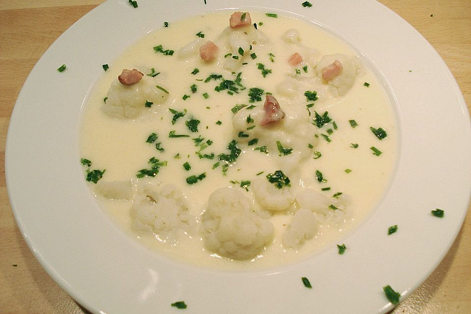 Blumenkohlsuppe mit Käse