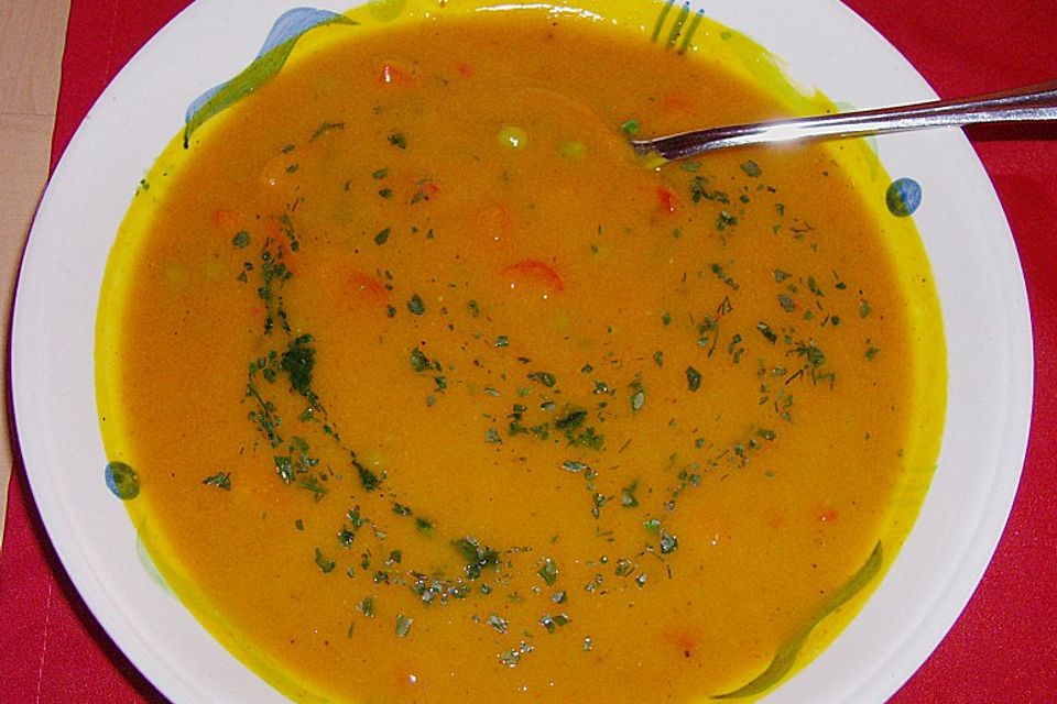 Herbstlich bunte Kürbissuppe