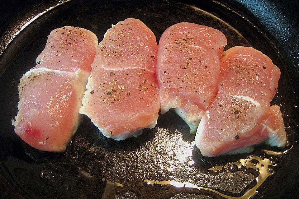 Putenbrustfilets mit Paprika - Zucchini - Gemüse