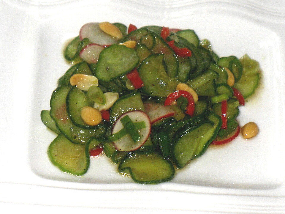 Scharfer Radieschen - Gurken - Salat mit Erdnüssen von Hani| Chefkoch