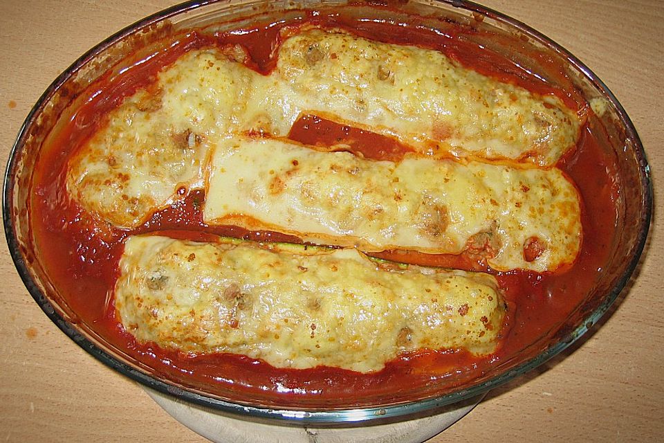 Ofenzucchini mit Thunfischfüllung