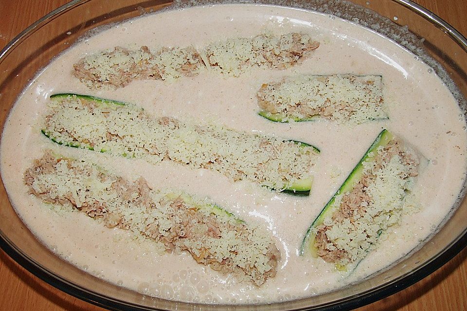 Ofenzucchini mit Thunfischfüllung