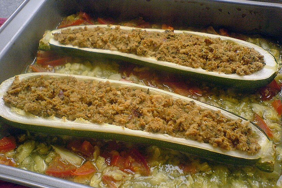 Ofenzucchini mit Thunfischfüllung