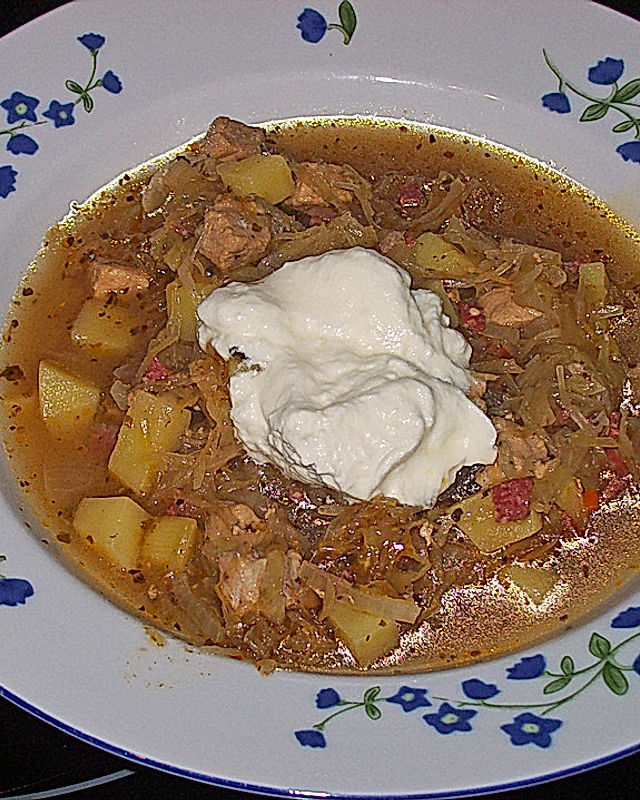 Bulgarische Sauerkrautsuppe