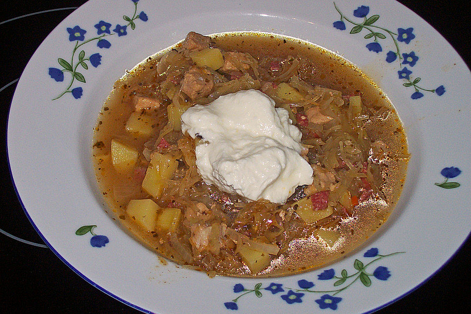 Bulgarische Sauerkrautsuppe