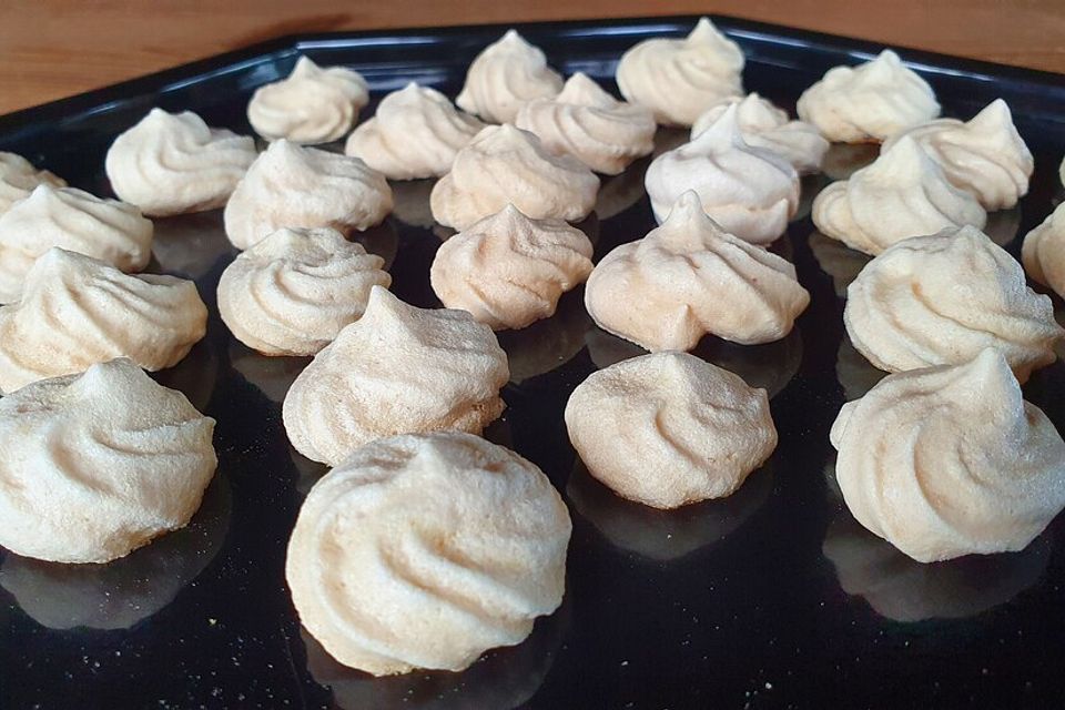 Baiser von drei Eiweiß Baiser von drei Eiweiß