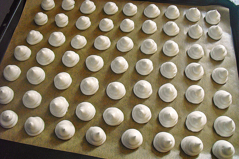 Baiser von drei Eiweiß Baiser von drei Eiweiß