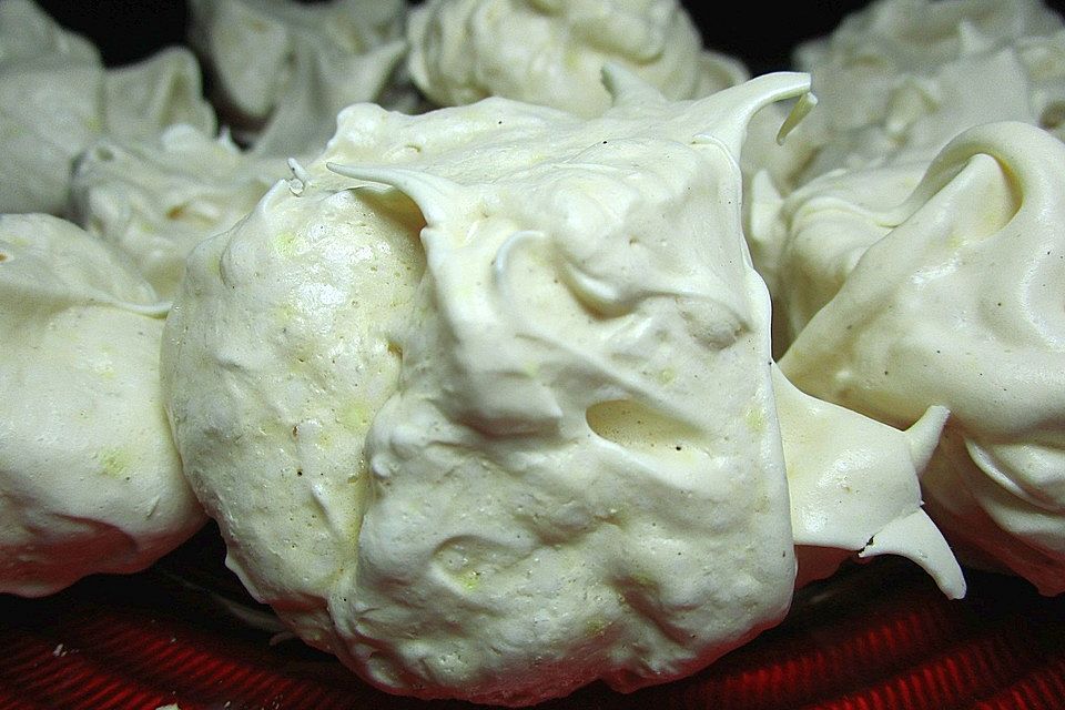 Baiser von drei Eiweiß Baiser von drei Eiweiß