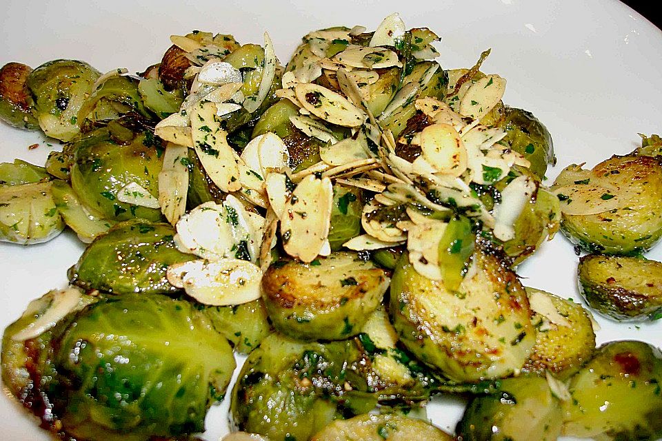 Brussels Sprouts with Almond Butter - Rosenkohl mit Mandelbutter