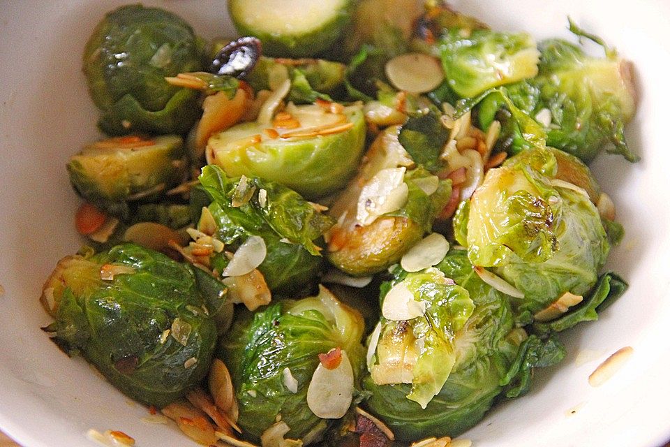 Brussels Sprouts with Almond Butter - Rosenkohl mit Mandelbutter