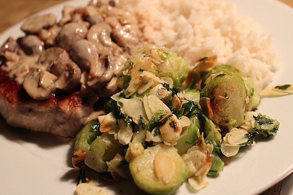 Brussels Sprouts with Almond Butter - Rosenkohl mit Mandelbutter