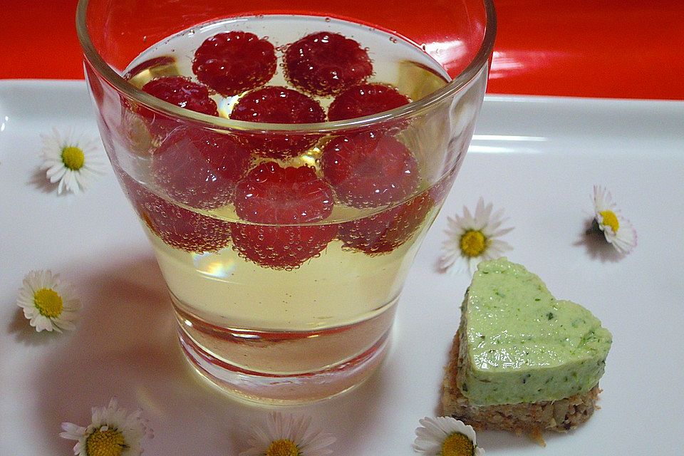 Frühlingsleichte Joghurt - Kräuter -Terrine