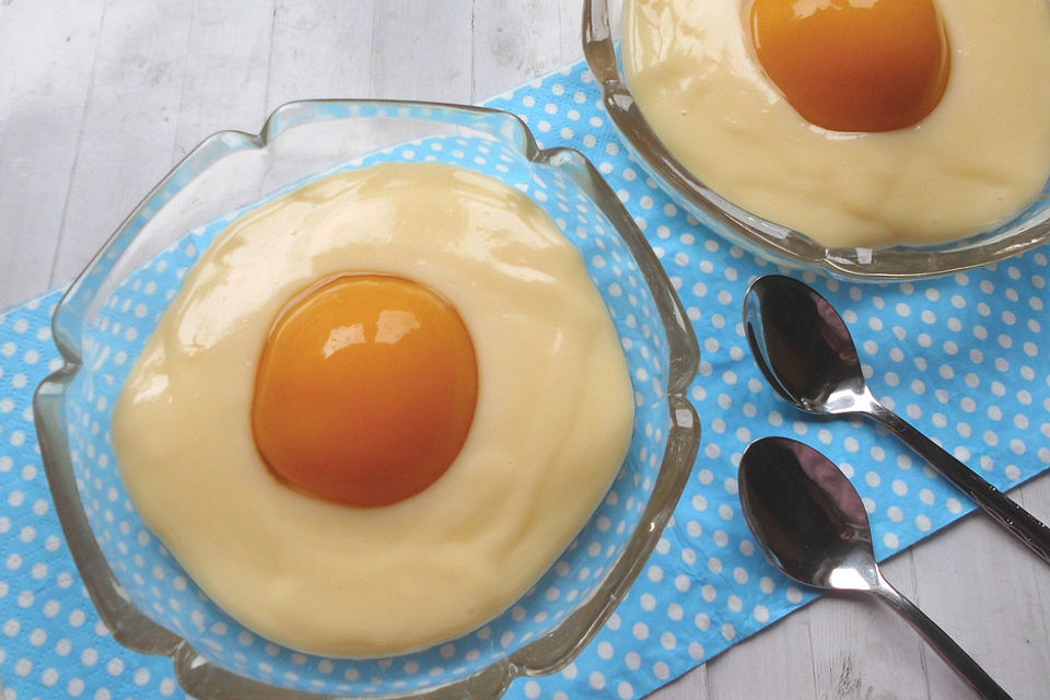 Vanillepudding auf Pfirsich