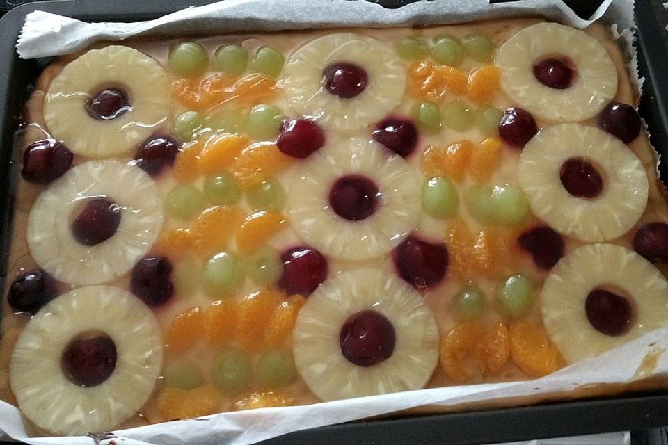 Quarkkuchen vom Blech mit Früchten